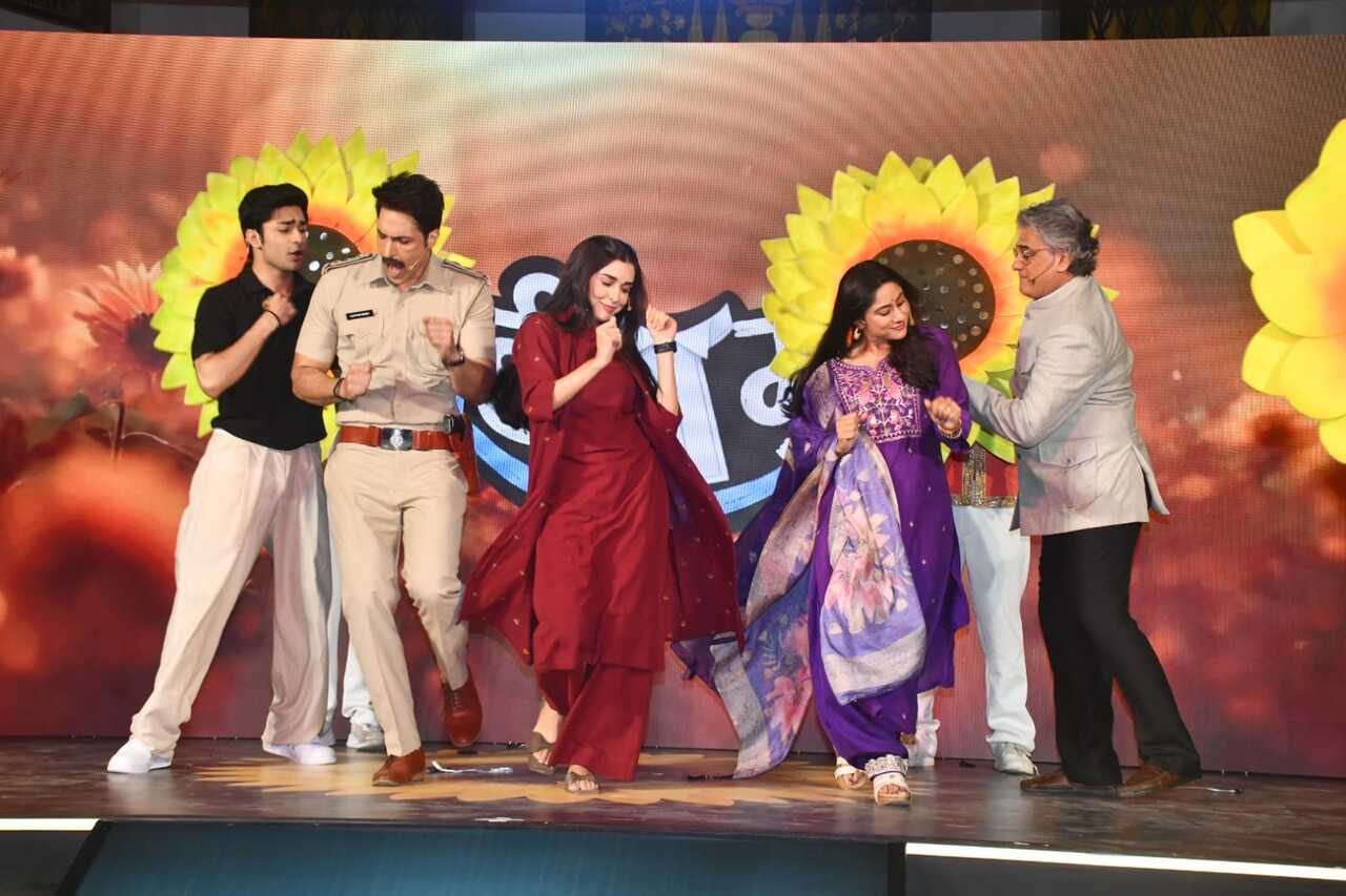 The cast of Juhi Mui was seen performing at the launch of their show.